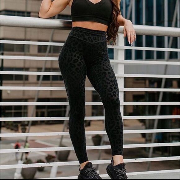 Balance Athletica Lux Panther Kingdom 2.0 Legging Velvet Velour High Waist Small - Picture 1 of 13